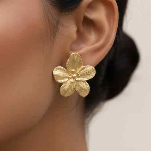 Set of Flower Necklace and Earring (Pack of 1)